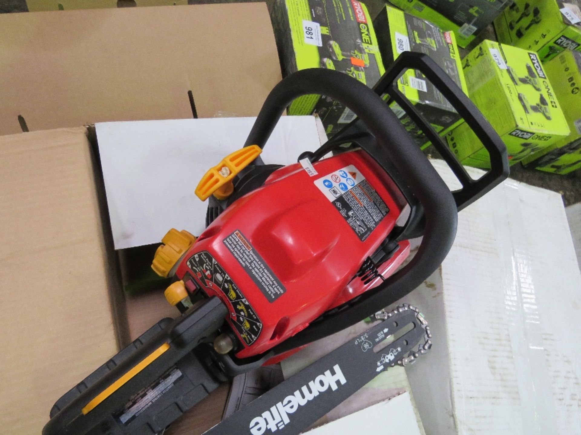HOMELITE 42CC PETROL ENGINED CHAINSAW WITH 16" BAR, BOXED. - Image 3 of 3