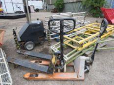 2 X HYDRAULIC PALLET TRUCKS.