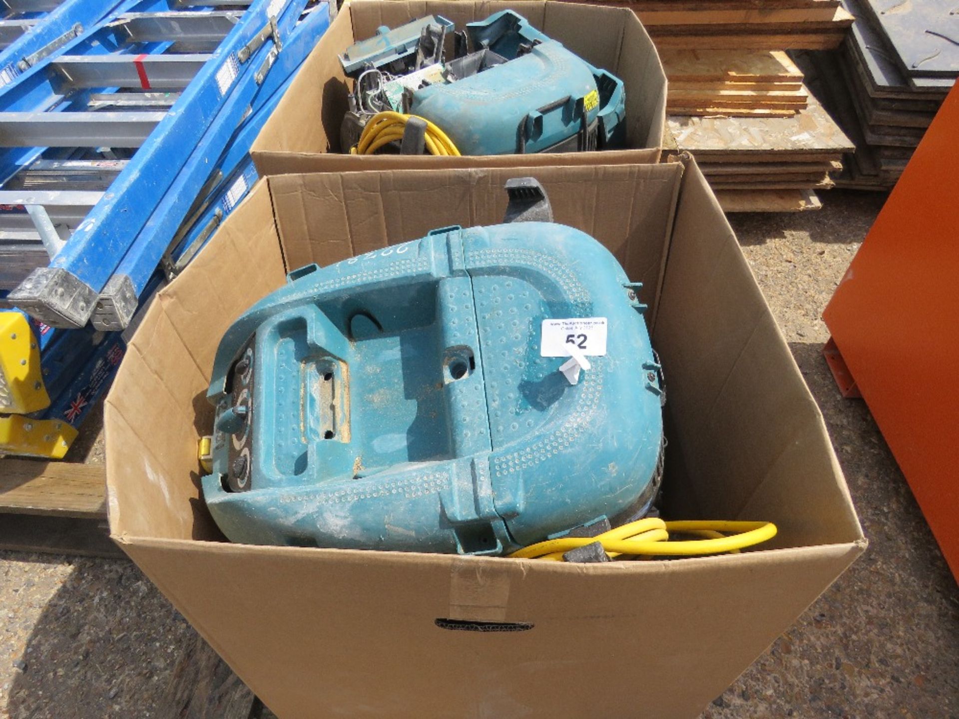 2 X INDUSTRIAL VACUUMS FOR SPARES. - Image 2 of 6