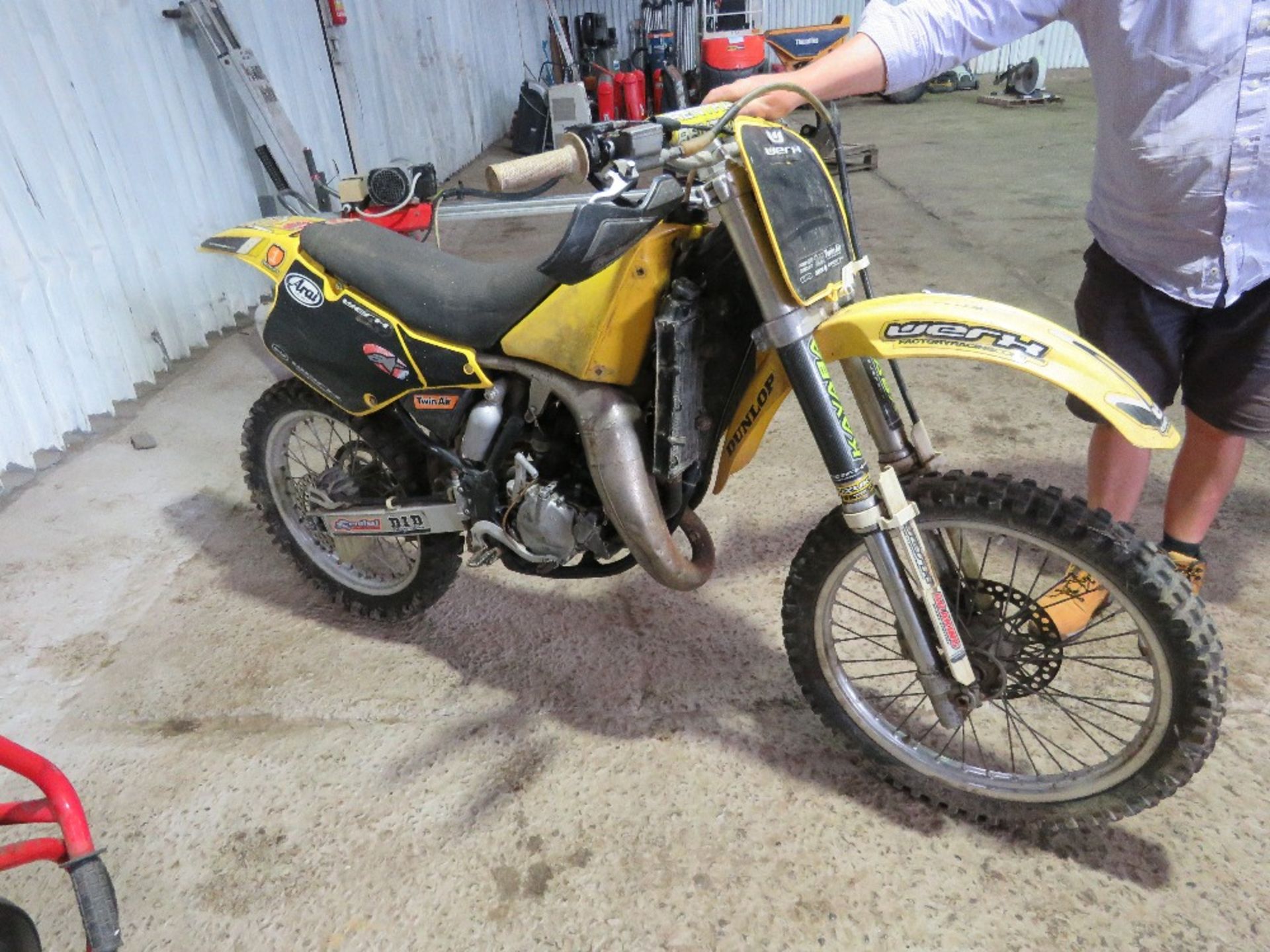SUZUKI MOTOCROSS TRIALS MOTORBIKE. BEEN IN STORAGE AND UNUSED FOR OVER 5 YEARS. THIS LOT I