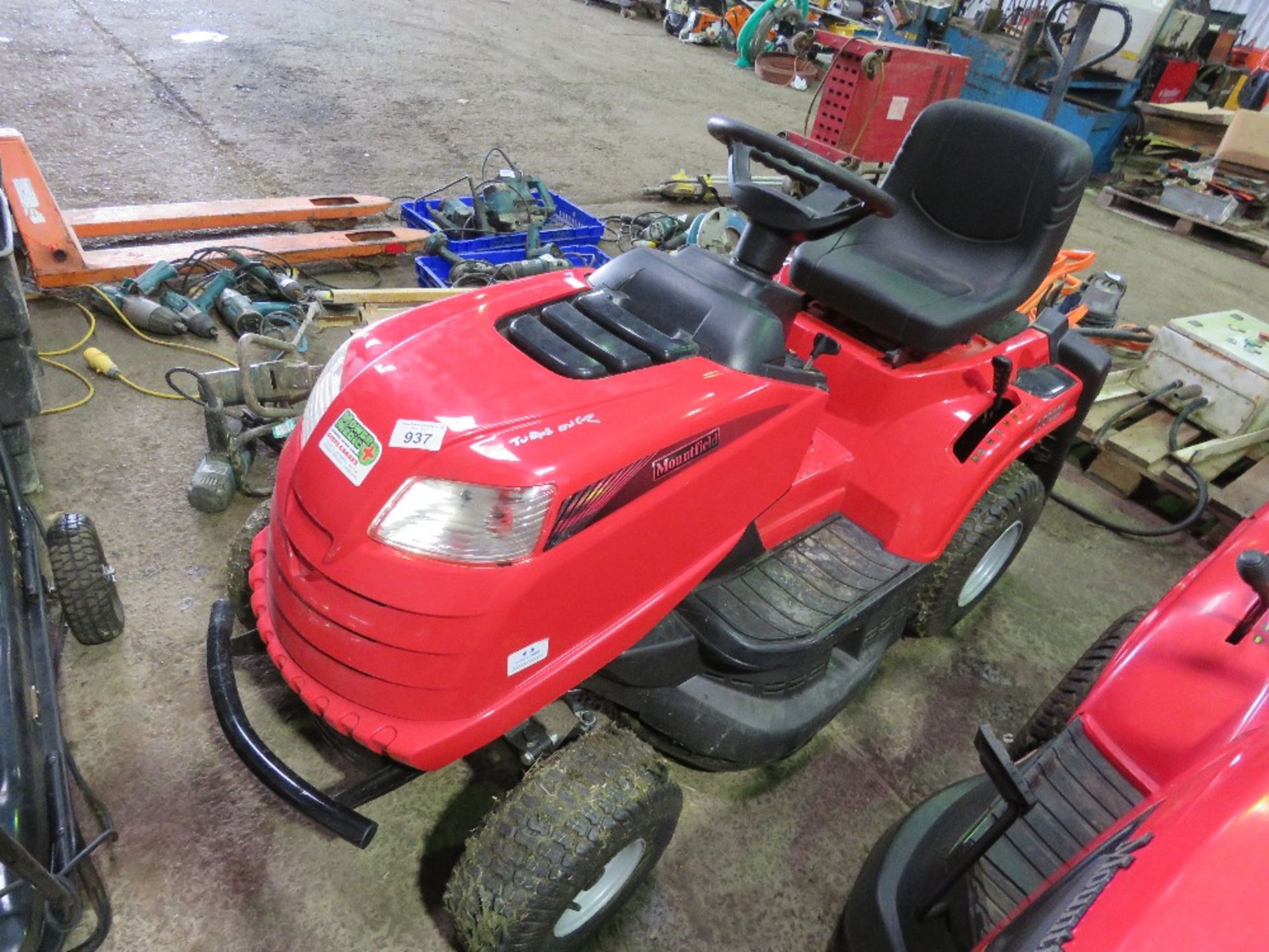 MOUNTFIELD 1530H RIDE ON HYDRASTATIC DRIVE MOWER, NO COLLECTOR. WHEN TESTED BY POWER STRAIGHT TO THE