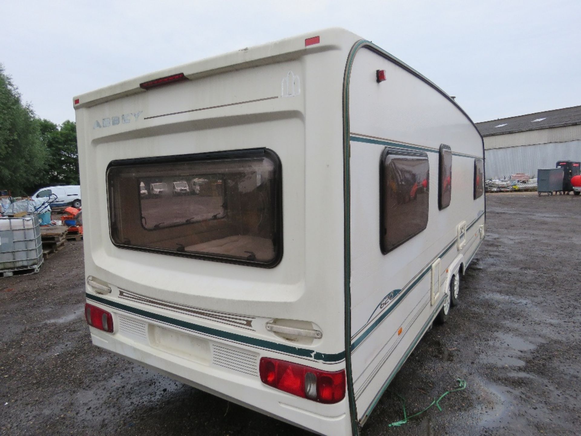 ABBEY SPECTRUM 620 TWIN AXLED CARAVAN. SHOWER, TOILET, FRIDGE, COOKER, DOUBLE BED ETC. (APPLIANCES - Image 5 of 20