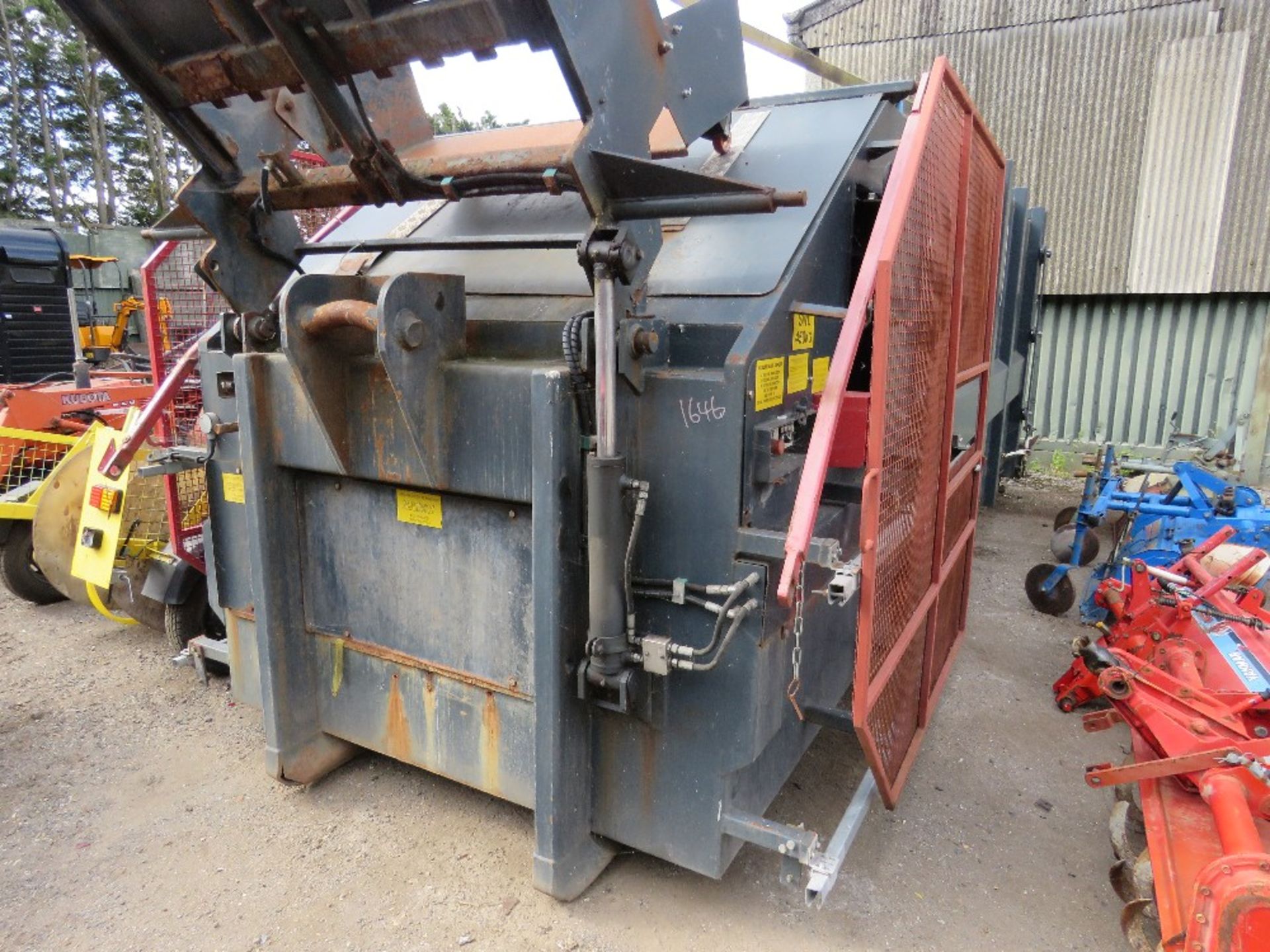 CAPITAL COMPACTORS CP30 HOOK LOADER COMPACTOR UNIT, BELIEVED TO BE 2017 BUILD. SOURCED FROM LARGE CO - Image 2 of 17