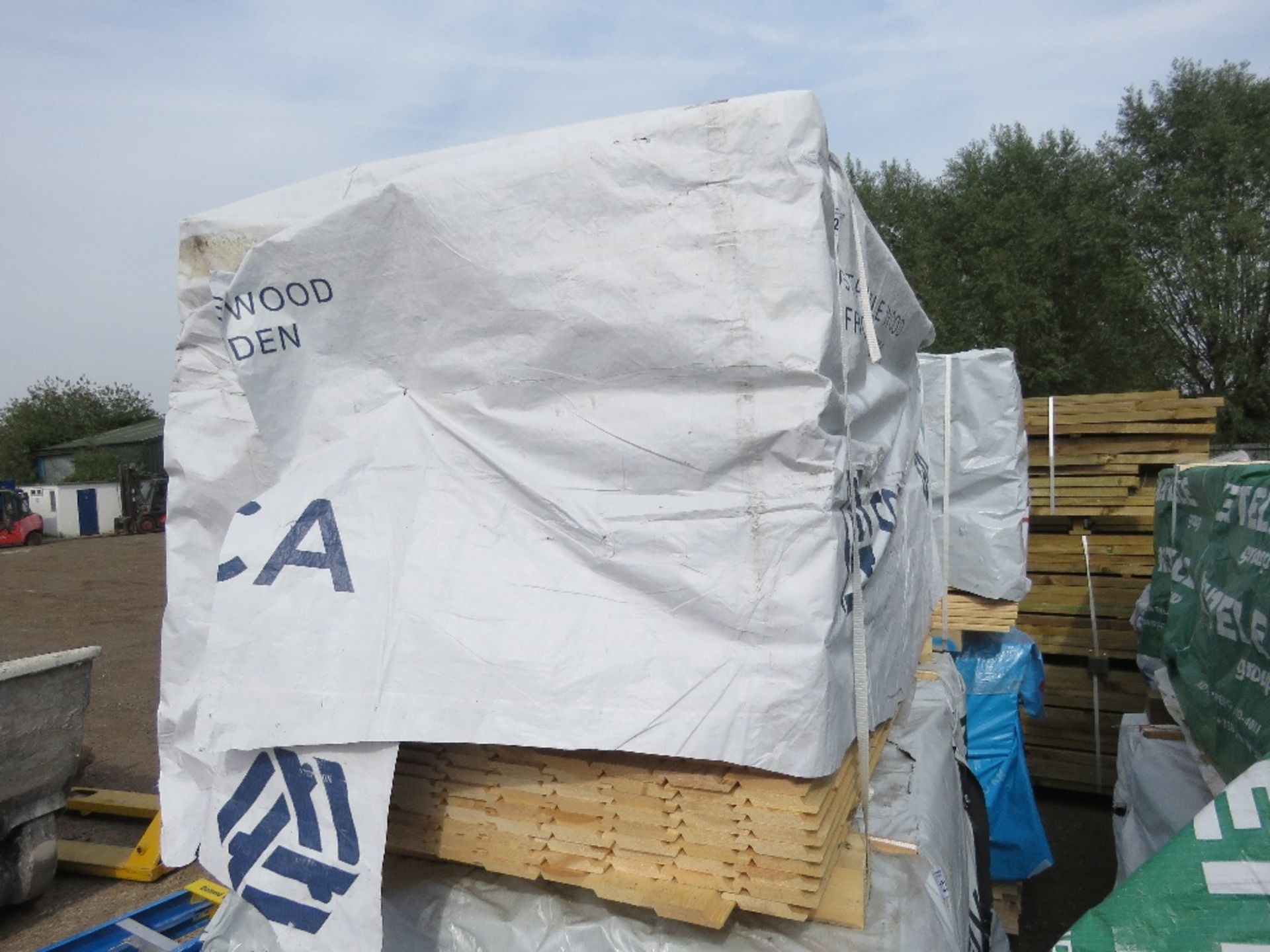 LARGE PACK OF UNTREATED SHIPLAP TIMBER: 1.73M LENGTH X 100MM WIDTH APPROX. - Image 2 of 3