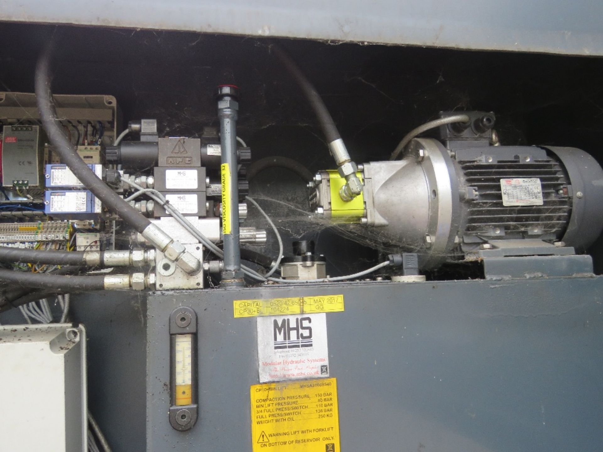 CAPITAL COMPACTORS CP30 HOOK LOADER COMPACTOR UNIT, BELIEVED TO BE 2017 BUILD. SOURCED FROM LARGE CO - Image 16 of 17