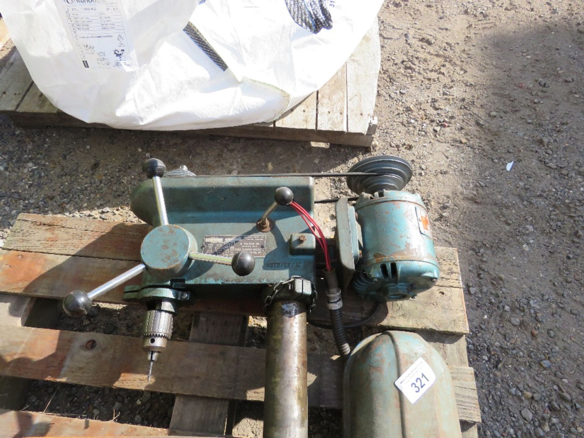 MEDDINGS PILLAR DRILL. THIS LOT IS SOLD UNDER THE AUCTIONEERS MARGIN SCHEME, THEREFORE NO VAT WIL - Image 2 of 5