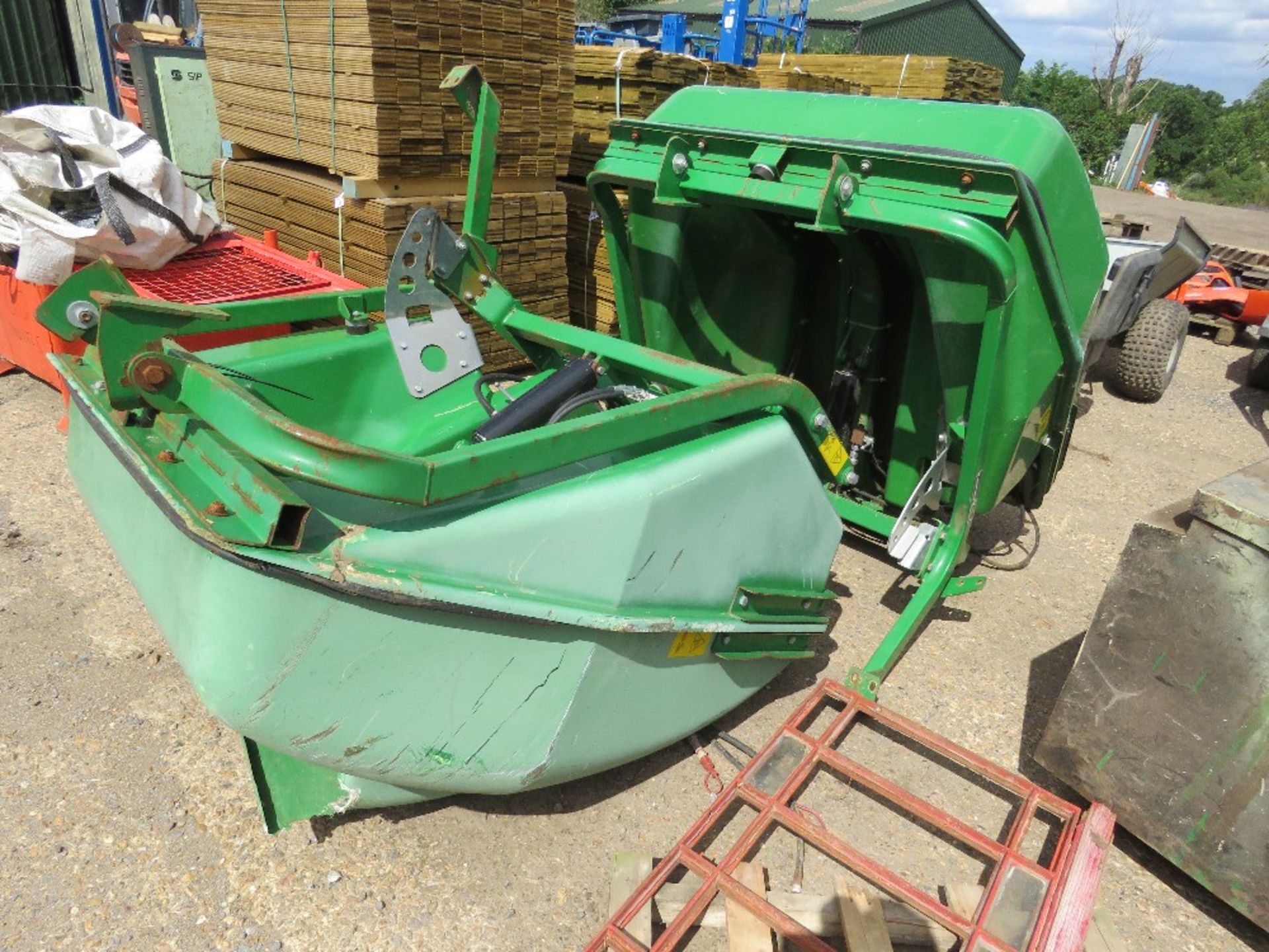 2NO JOHN DEERE MCS600 HIGH DISCHARGE REAR COLLECTORS. - Image 4 of 8