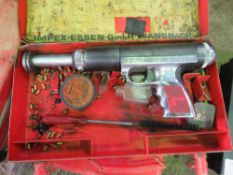 2 X IMPEX FASTENING GUNS. THIS LOT IS SOLD UNDER THE AUCTIONEERS MARGIN SCHEME, THEREFORE NO VAT