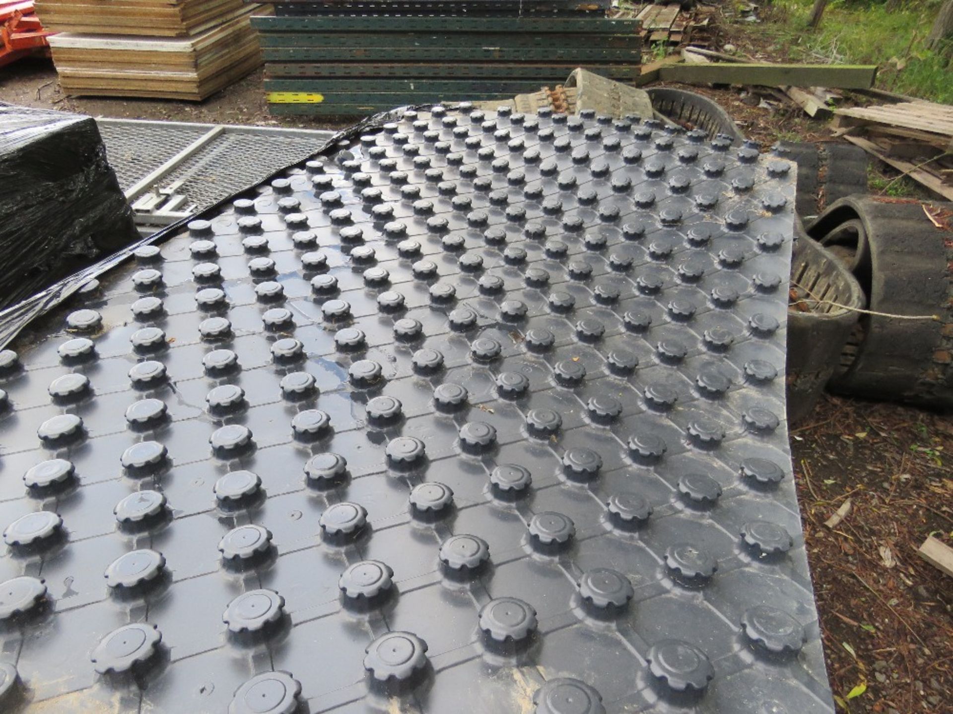 PALLET OF PLASTIC WALL SPACING SHEETS FOR TANKING ETC. - Image 3 of 5