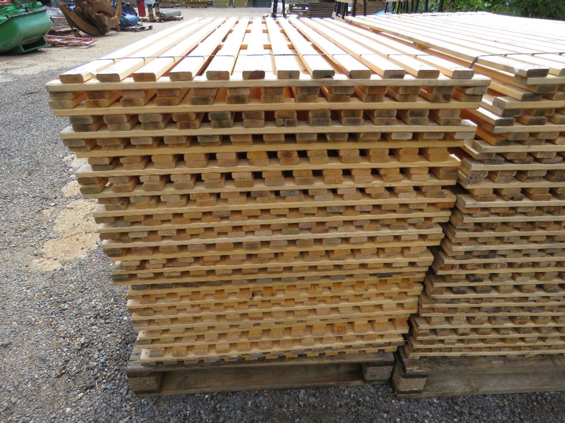 20no HIT AND MISS SLATTED FENCE PANELS: 1.83M LENGTH X 0.9M WIDTH APPROX. THIS LOT IS SOLD UNDER - Image 2 of 4