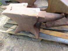 BLACKSMITH'S ANVIL, 65CM OVERALL LENGTH APPROX.