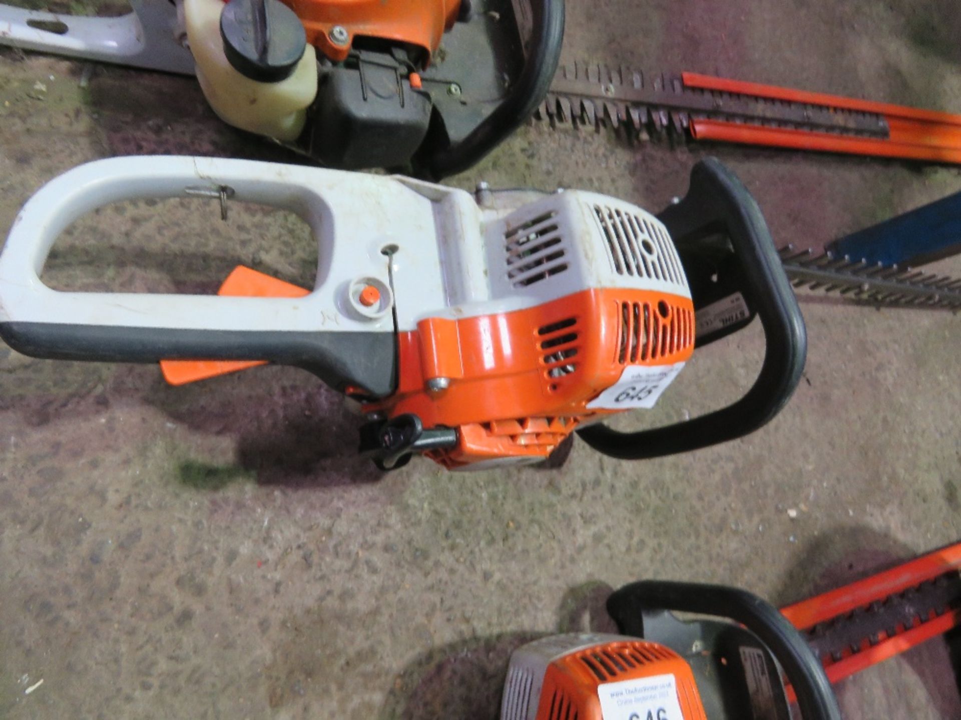 STIHL HS45 PETROL ENGINED PROFESSIONAL HEDGE CUTTER. DIRECT FROM LOCAL LANDSCAPE COMPANY WHO ARE CLO - Image 4 of 5