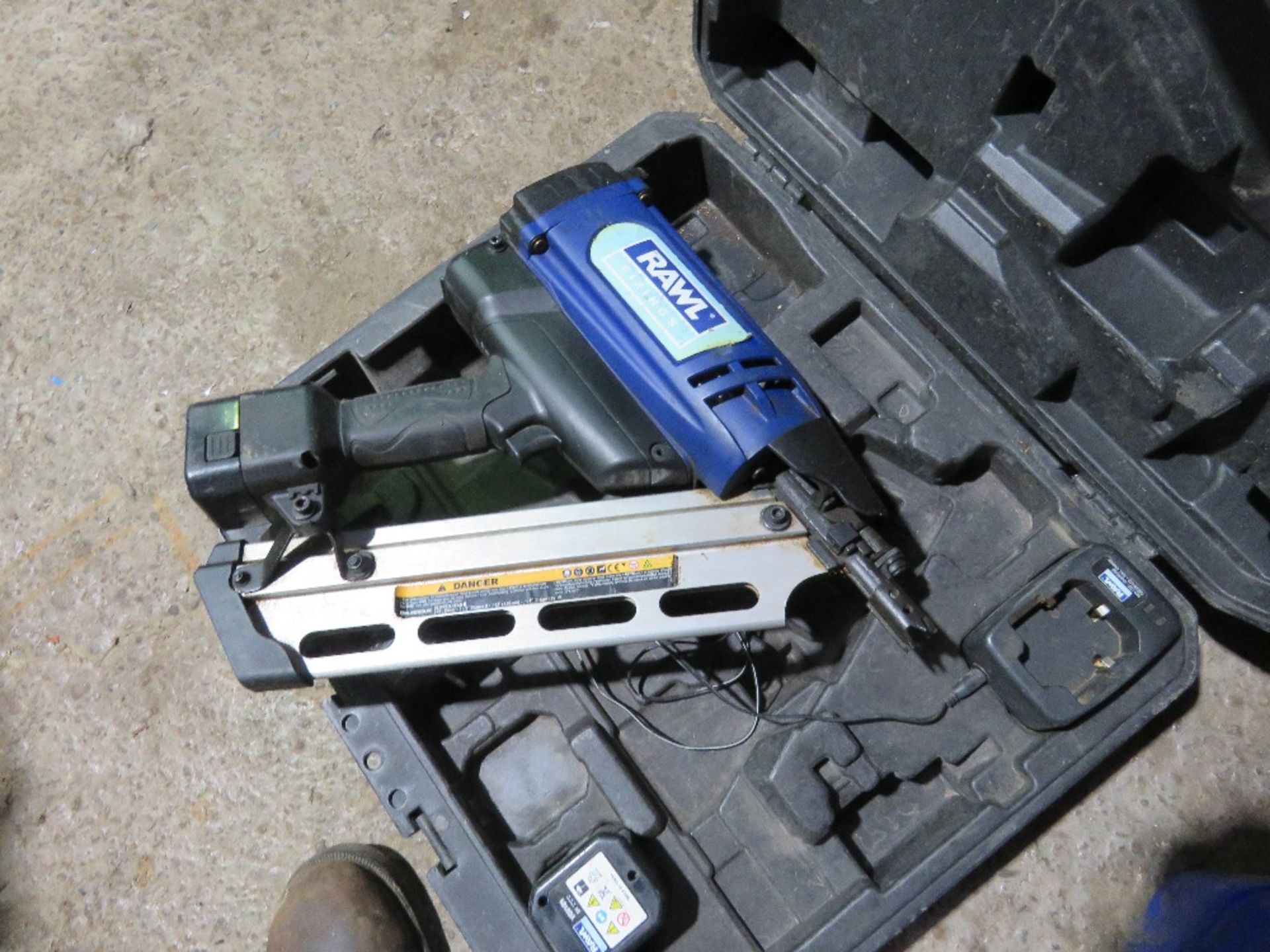 RAWL BATTERY NAIL GUN IN A CASE. THIS LOT IS SOLD UNDER THE AUCTIONEERS MARGIN SCHEME, THEREFORE - Image 3 of 3