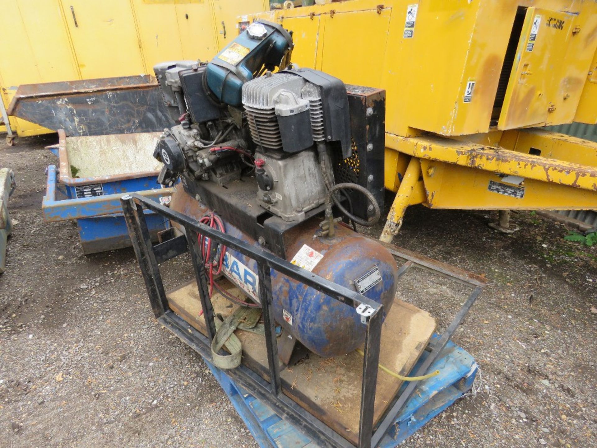 PSIBAR ROBIN ENGINED COMPRESSOR WITH VAN MOUNTING FRAME. SUITABLE FOR TYRE FITTER ETC. SEEN RUNNING - Image 2 of 7