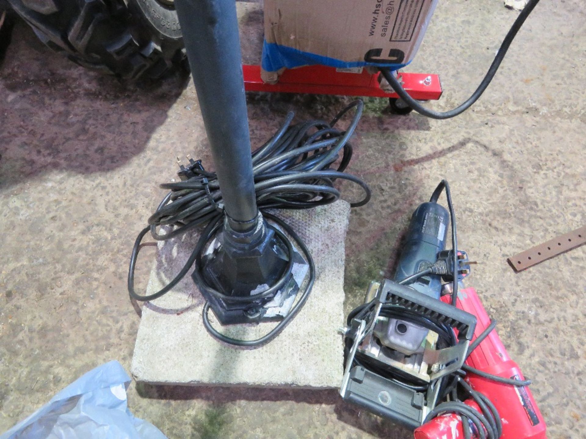 DECORATIVE LIGHT, HEAT GUN PLUS A BISCUIT JOINTER, ALL 240VOLT. THIS LOT IS SOLD UNDER THE AUCTIO - Image 3 of 5