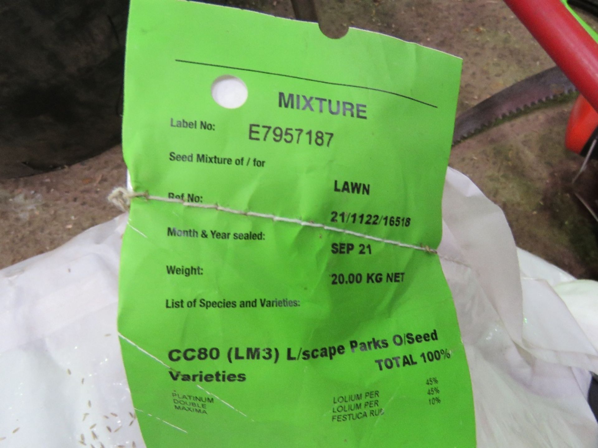 2 X PART BAGS OF GRASS SEED PLUS AN IRRIGATOR HEAD. DIRECT FROM LOCAL LANDSCAPE COMPANY WHO ARE CLOS - Image 4 of 4