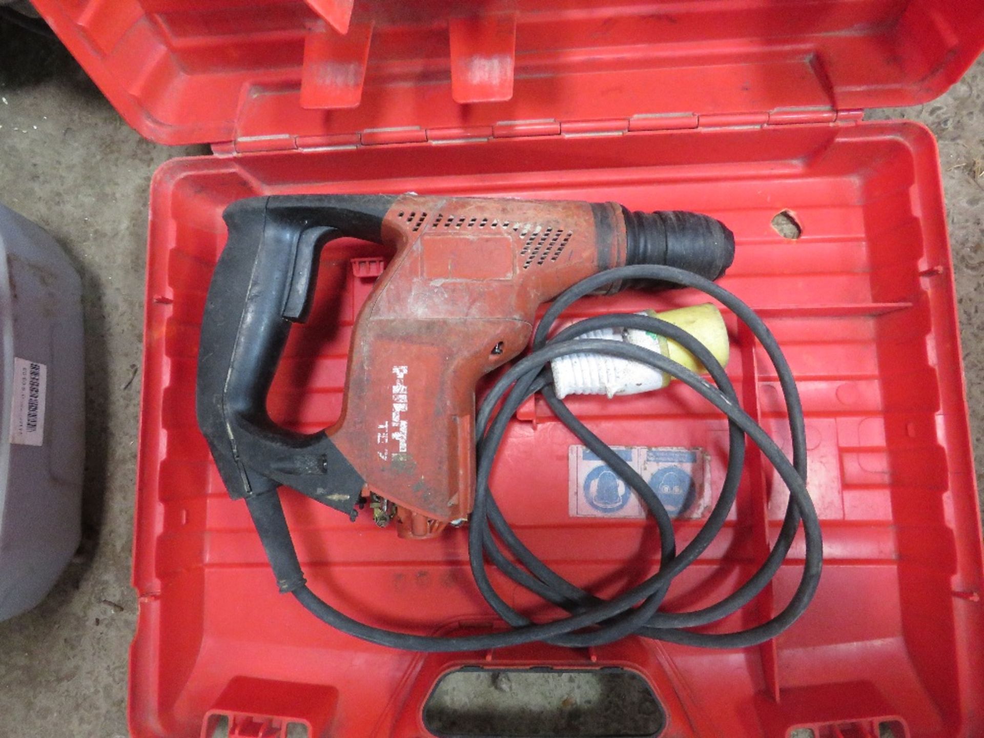 HILTI DRILL AND MAKITA RECIP SAW. - Image 3 of 4