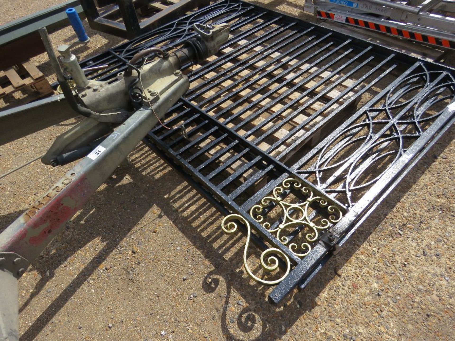 PAIR OF EXTRA HEAVY DUTY METAL DRIVEWAY GATES 1.53M HEIGHT X 2.03M WIDTH EACH APPROX. THIS LOT IS - Image 2 of 6