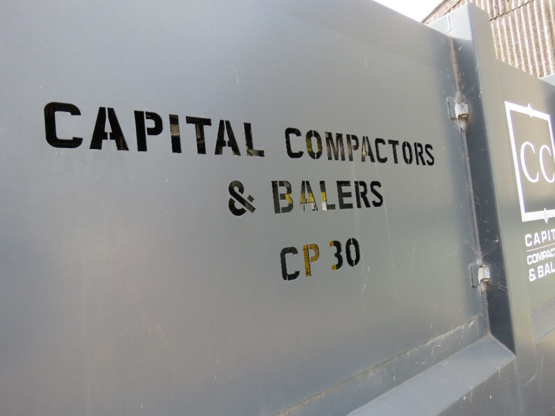 CAPITAL COMPACTORS CP30 HOOK LOADER COMPACTOR UNIT, BELIEVED TO BE 2017 BUILD. SOURCED FROM LARGE CO - Image 11 of 17