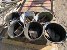 6NO BUCKETS CONTAINING EXCAVATOR BUCKET TEETH AND SIDE CUTTERS.