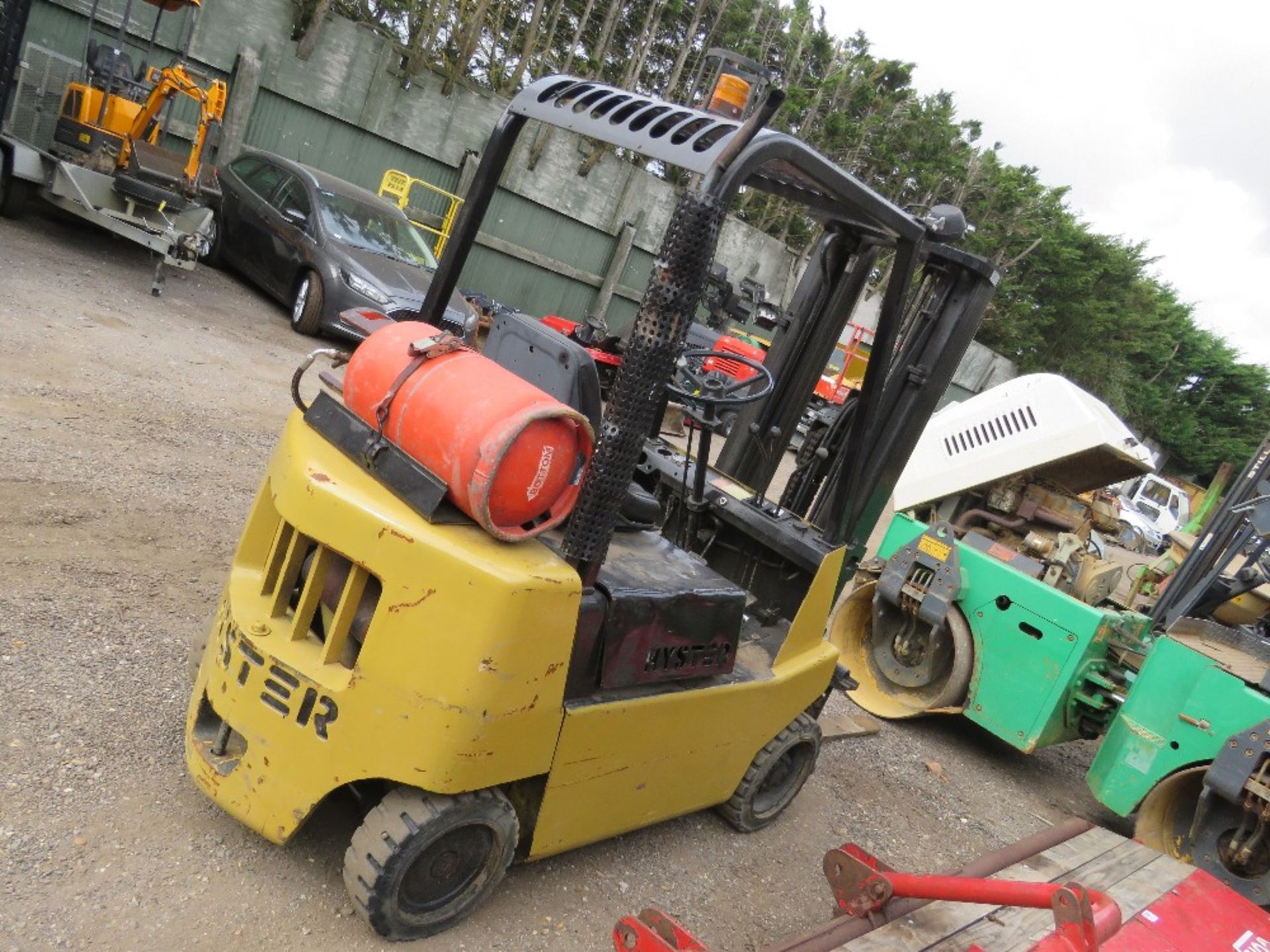 HYSTER GAS 2.5TONNE FORKLIFT TRUCK MODEL S2.50XL WITH CONTAINER SPEC MAST. WHEN TESTED WAS SEEN TO D - Image 6 of 13