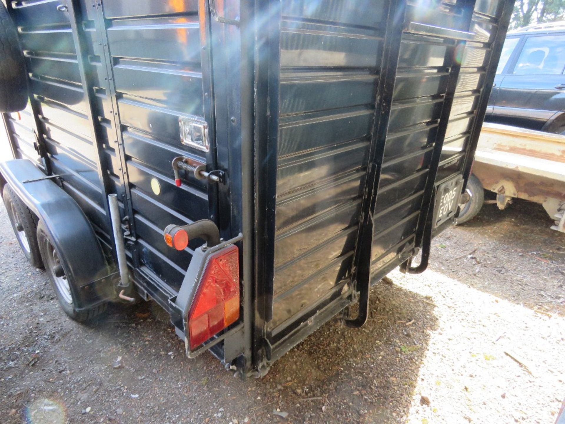 RICE EQUIPOISE 2700KG RATED TWIN AXLED HORSE TRAILER SN:00545, YEAR 2005. 12FT BOX LNGTH APPROX. CEN - Image 10 of 22