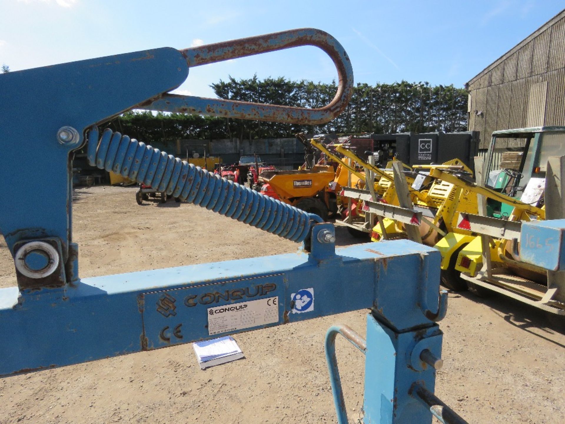 CONQUIP CRANE MOUNTED FORKS, YEAR 2017. DESCRIBED AS A LAZY ASSET. - Image 3 of 4