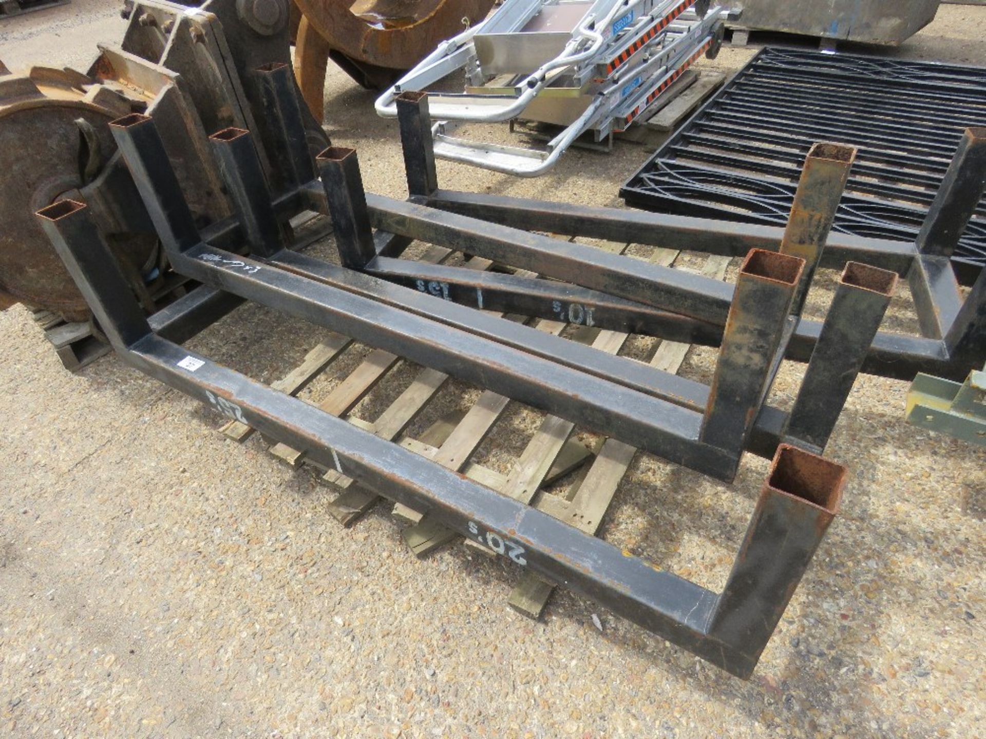 3 X HEAVY DUTY STEEL STANDS/FRAMES WIDTH 56CM, HEIGHT 45CM, LENGTH 160CM APPROX. THIS LOT IS SOLD