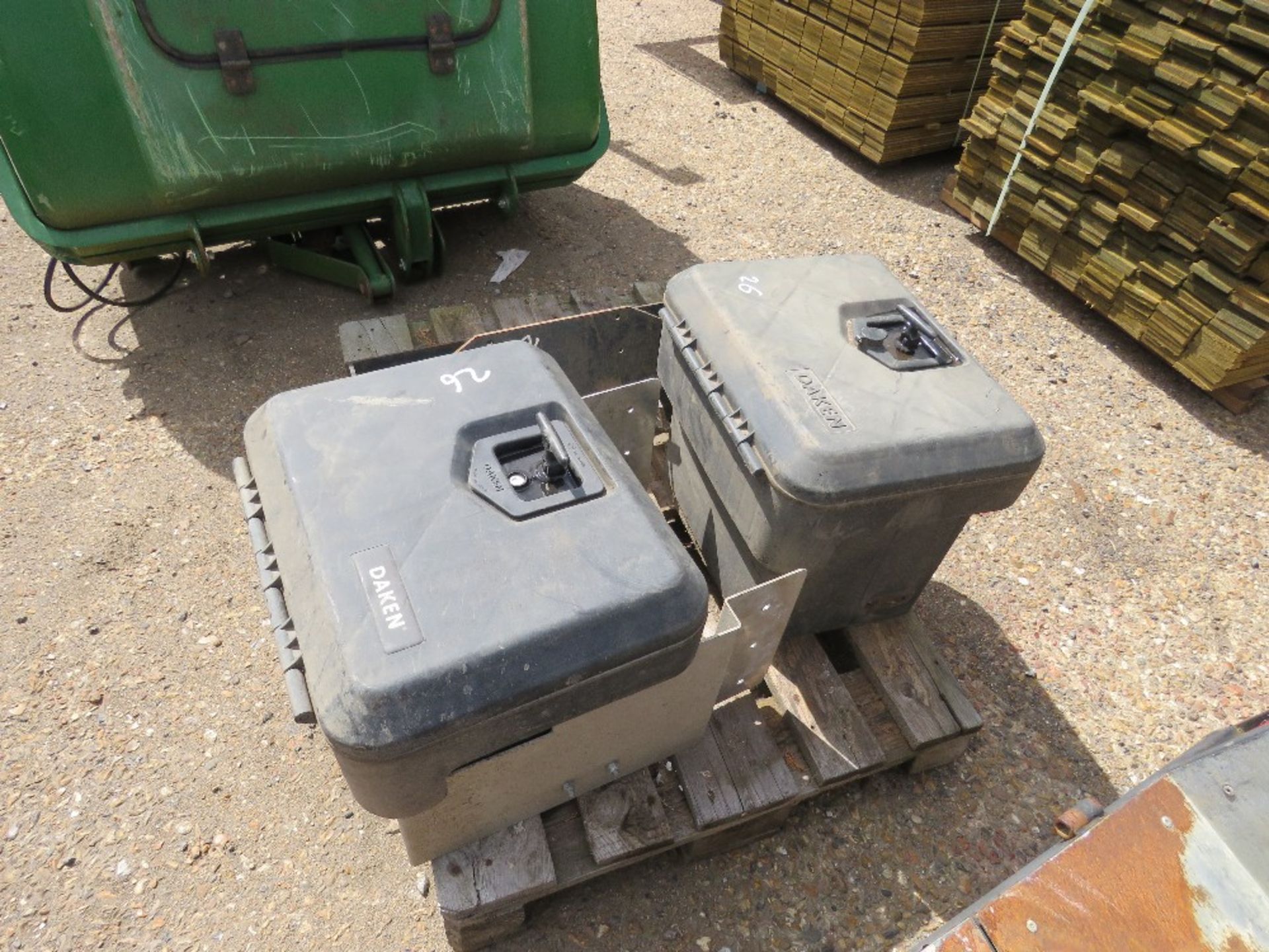 2NO DAKEN TOOL BOXES PLUS A FRONT WEIGHT CARRIER. - Image 3 of 4