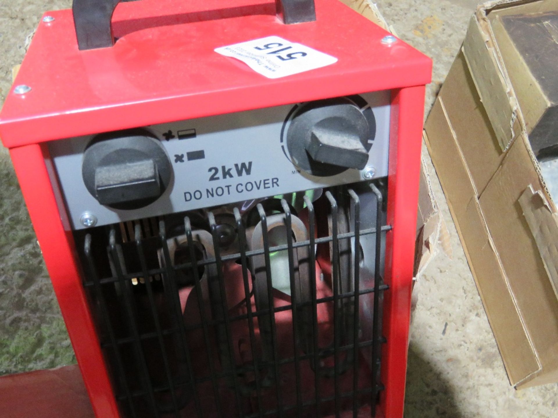 CUBE FAN HEATER, 240VOLT PLUS MACHINE FILTERS ETC. THIS LOT IS SOLD UNDER THE AUCTIONEERS MARGIN - Image 4 of 4