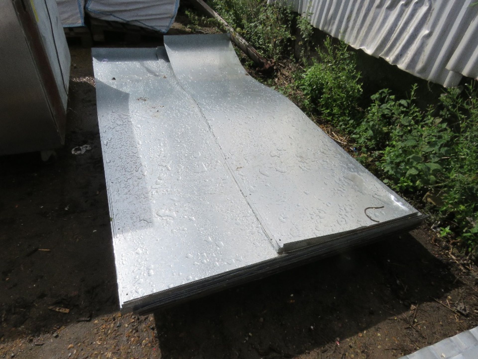 QUANTITY OF FLAT GALVANISED SHEETS, FULL AND HALF SIZES. THIS LOT IS SOLD UNDER THE AUCTIONEERS - Image 5 of 5