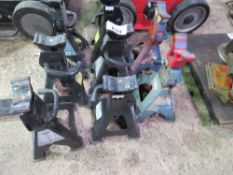 8NO ASSORTED AXLE STANDS. THIS LOT IS SOLD UNDER THE AUCTIONEERS MARGIN SCHEME, THEREFORE NO VAT