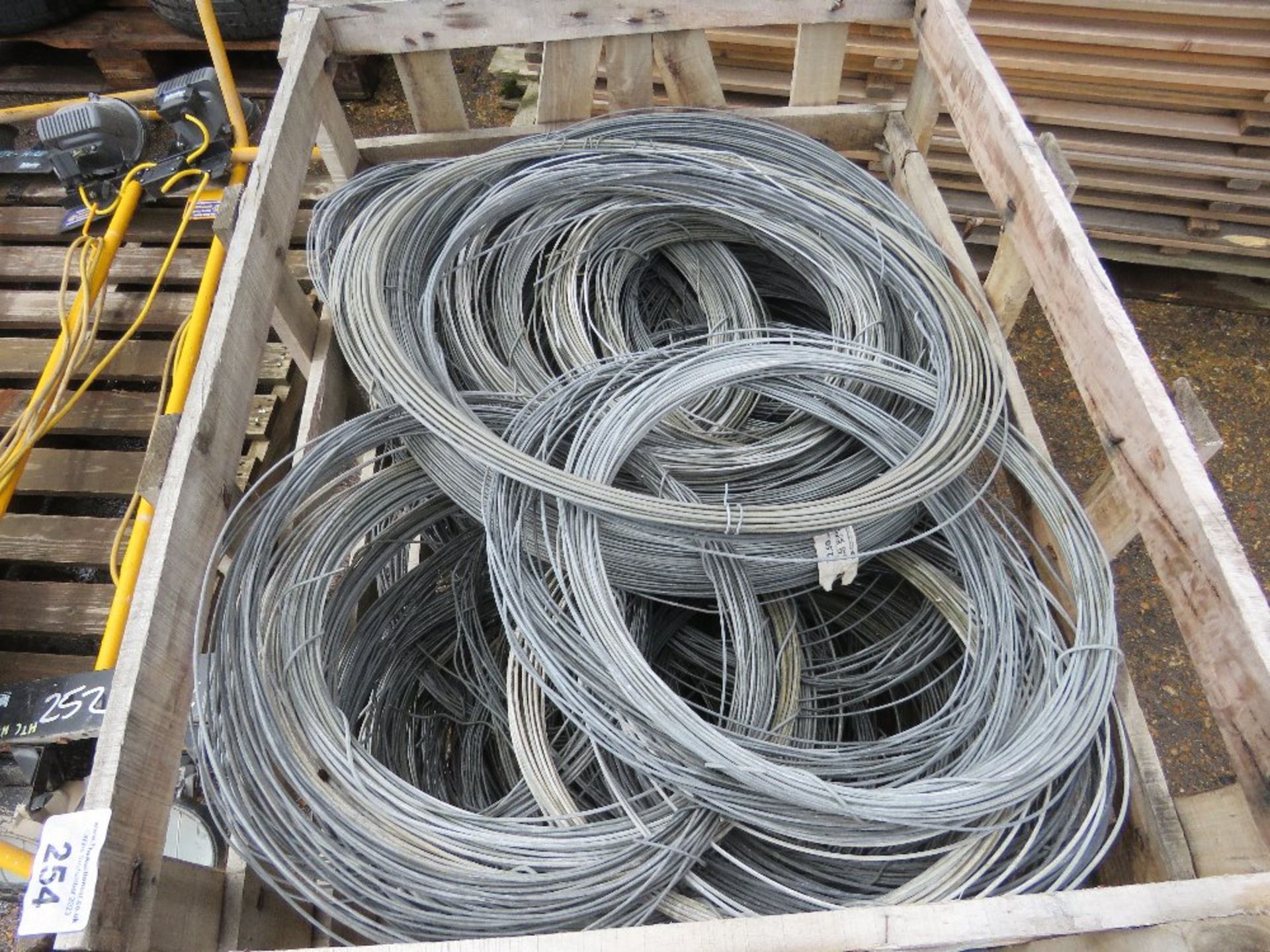 ASSORTED GALVANISED FENCING WIRE 2.5/3.5MM. - Image 2 of 6