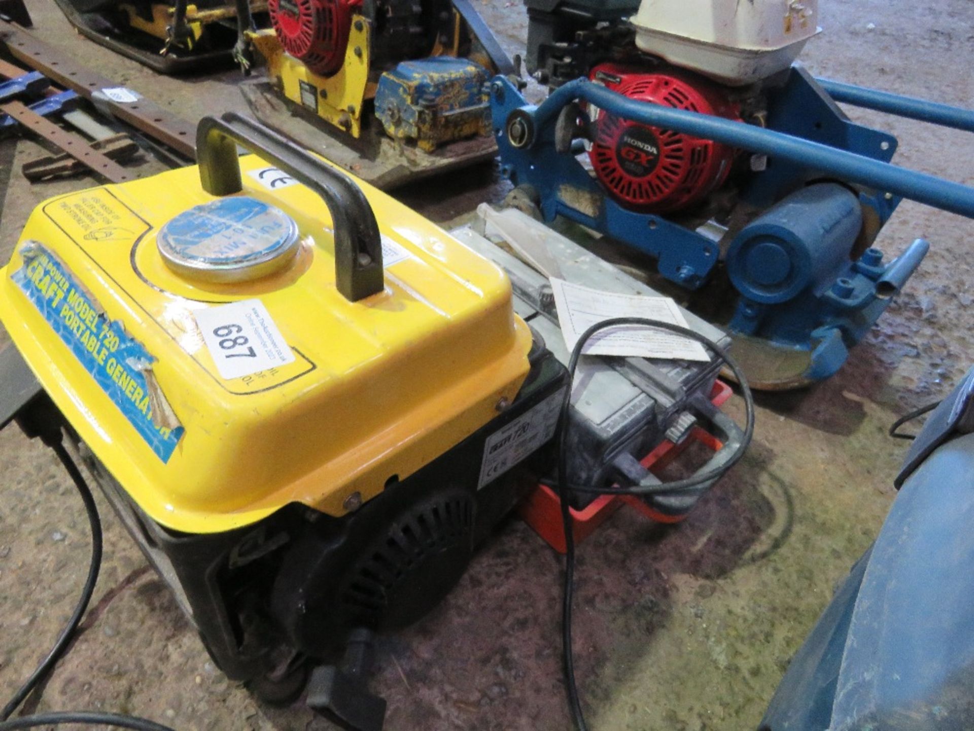 SMALL SIZED PORTABLE GENERATOR PLUS A TILE SAW. THIS LOT IS SOLD UNDER THE AUCTIONEERS MARGIN SCH - Image 2 of 6