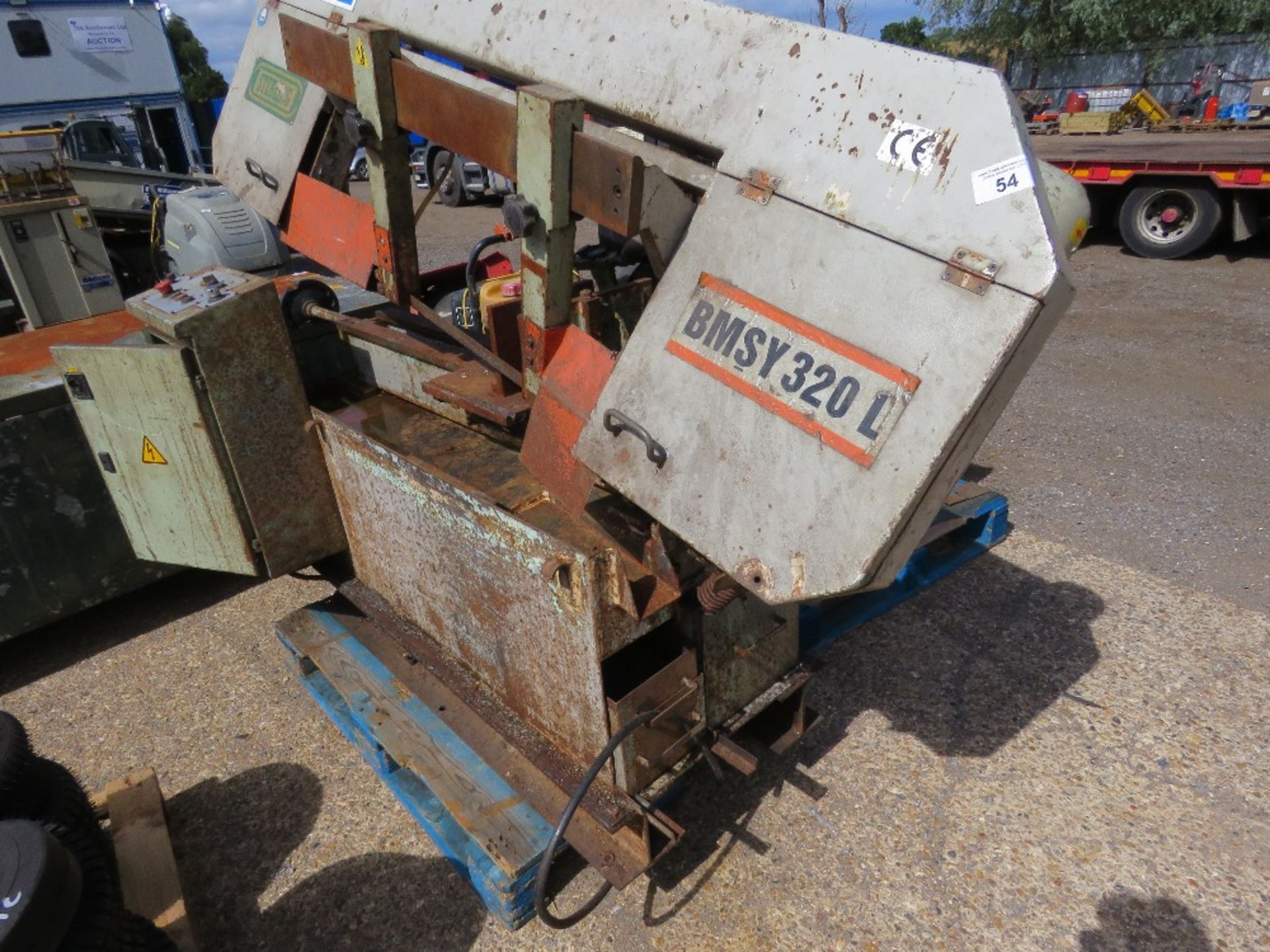 STERLING BMSY320L HORIZONTAL METAL CUTTING BANDSAW.