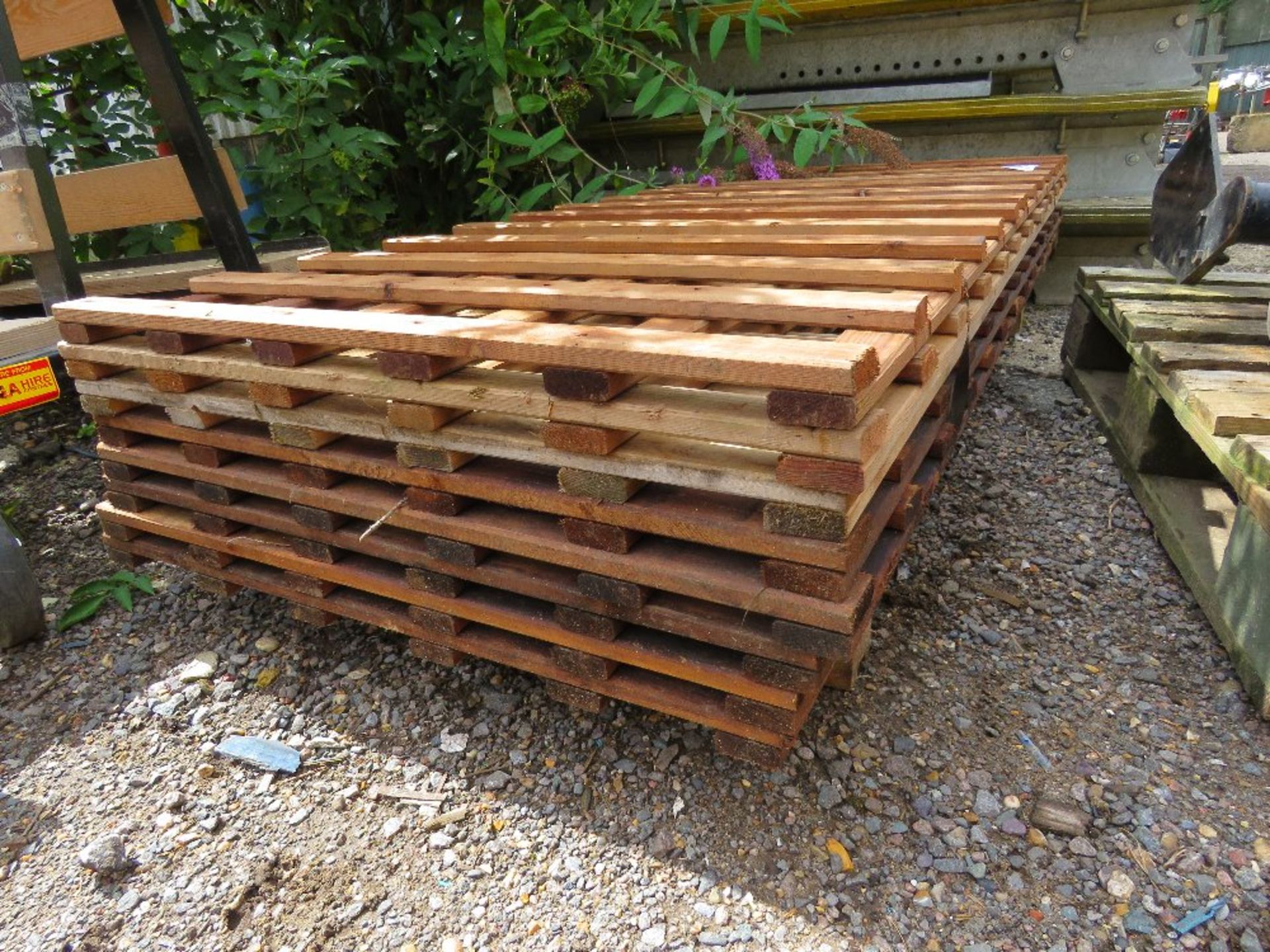 STACK OF 8NO WOODEN TRELLIS PANELS 1.68M X 0.72M APPROX. THIS LOT IS SOLD UNDER THE AUCTIONEERS M - Image 3 of 5