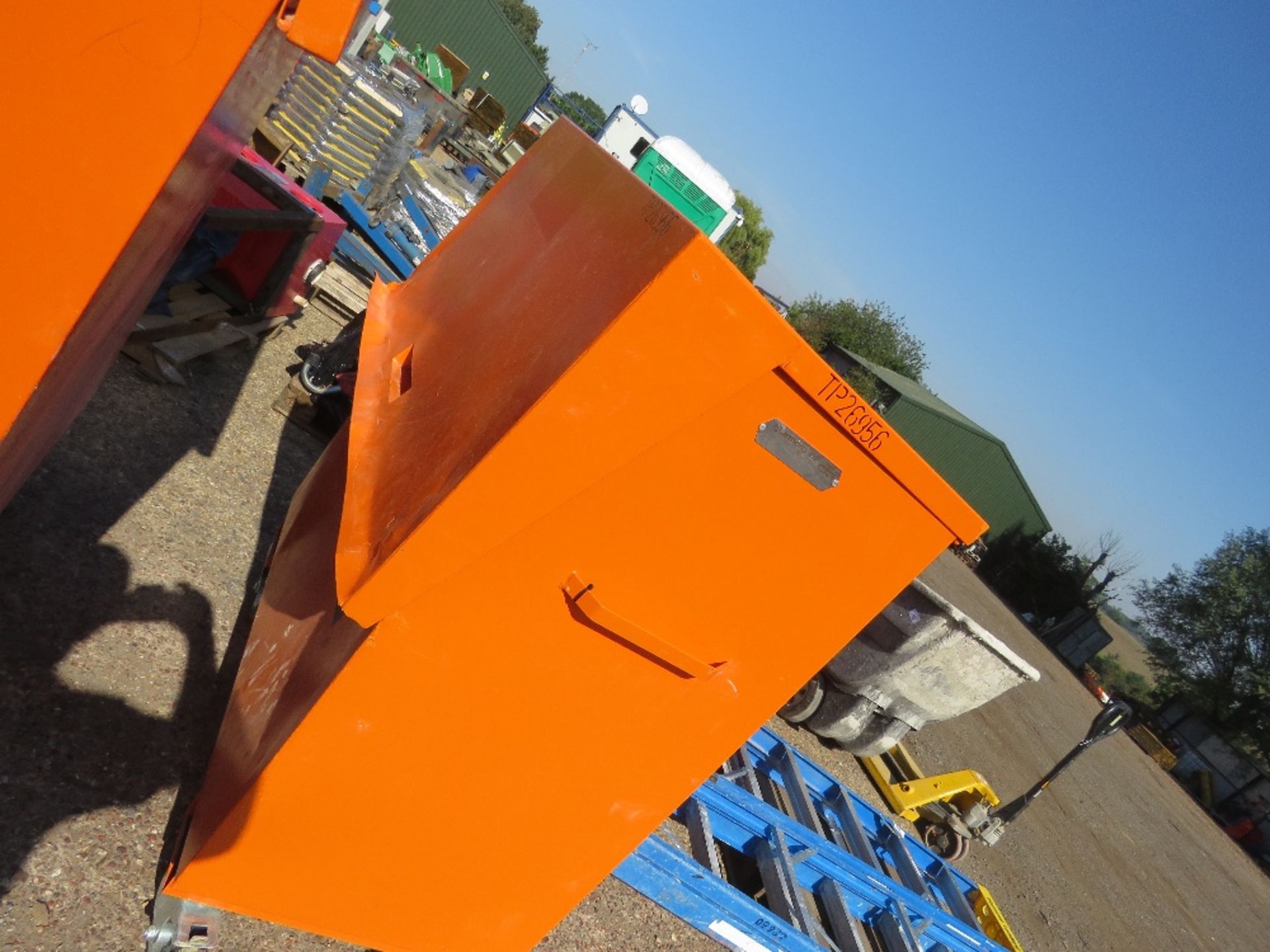 PADDLE MIXER, 110VOLT POWERED. DIRECT FROM LOCAL RAIL CONTRACTOR WHO IS CLOSING A DEPOT. - Image 3 of 3