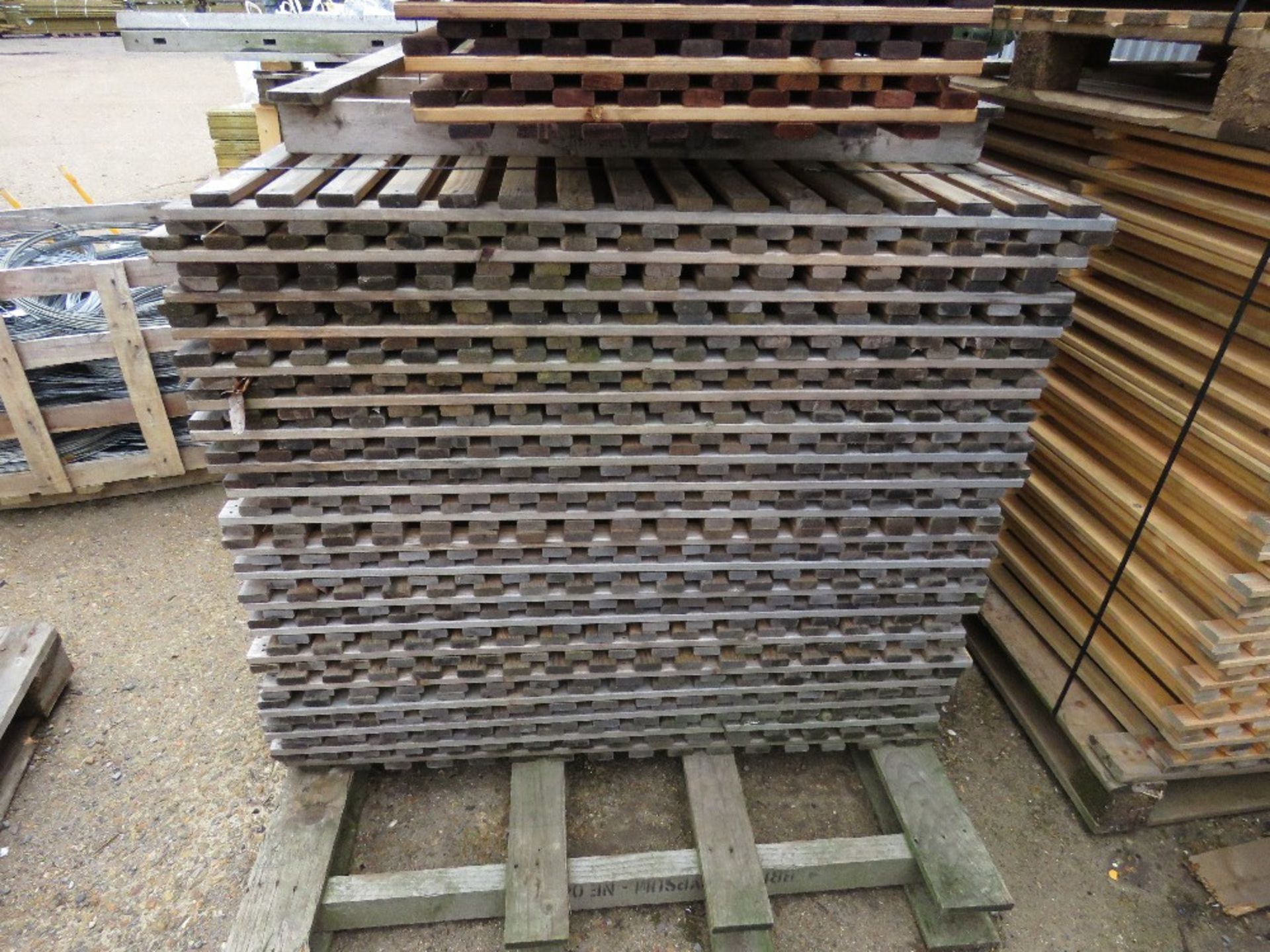 20NO HIT AND MISS SLATTED FENCING PANELS 120CM WIDTH X 1.83M HEIGHT APPROX. - Image 2 of 4