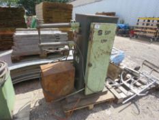 SIP 3 PHASE POWERED SPOT WELDER UNIT. THIS LOT IS SOLD UNDER THE AUCTIONEERS MARGIN SCHEME, THERE