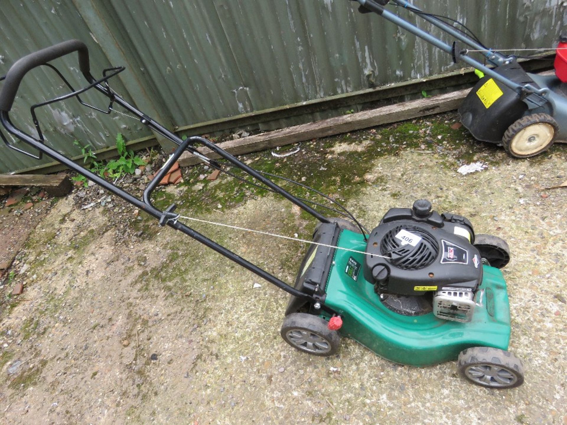 2 X PETROL ENGINED LAWNMOWERS. THIS LOT IS SOLD UNDER THE AUCTIONEERS MARGIN SCHEME, THEREFORE NO - Image 7 of 9