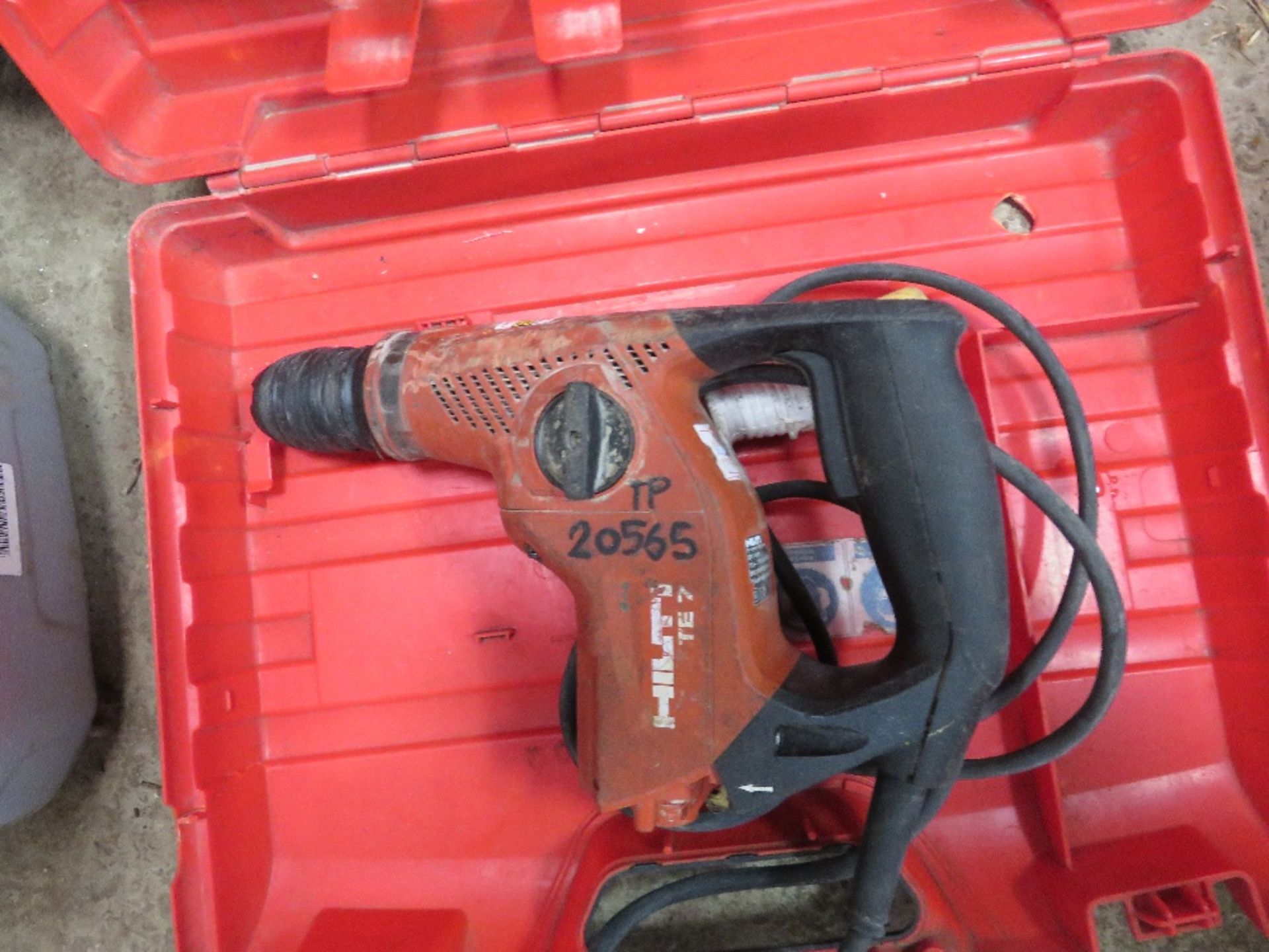 HILTI DRILL AND MAKITA RECIP SAW. - Image 4 of 4