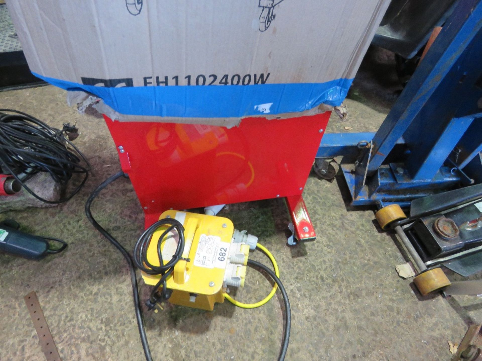 ELITE RADIANT HEATER PLUS A TRANSFORMER. THIS LOT IS SOLD UNDER THE AUCTIONEERS MARGIN SCHEME, TH - Image 7 of 7