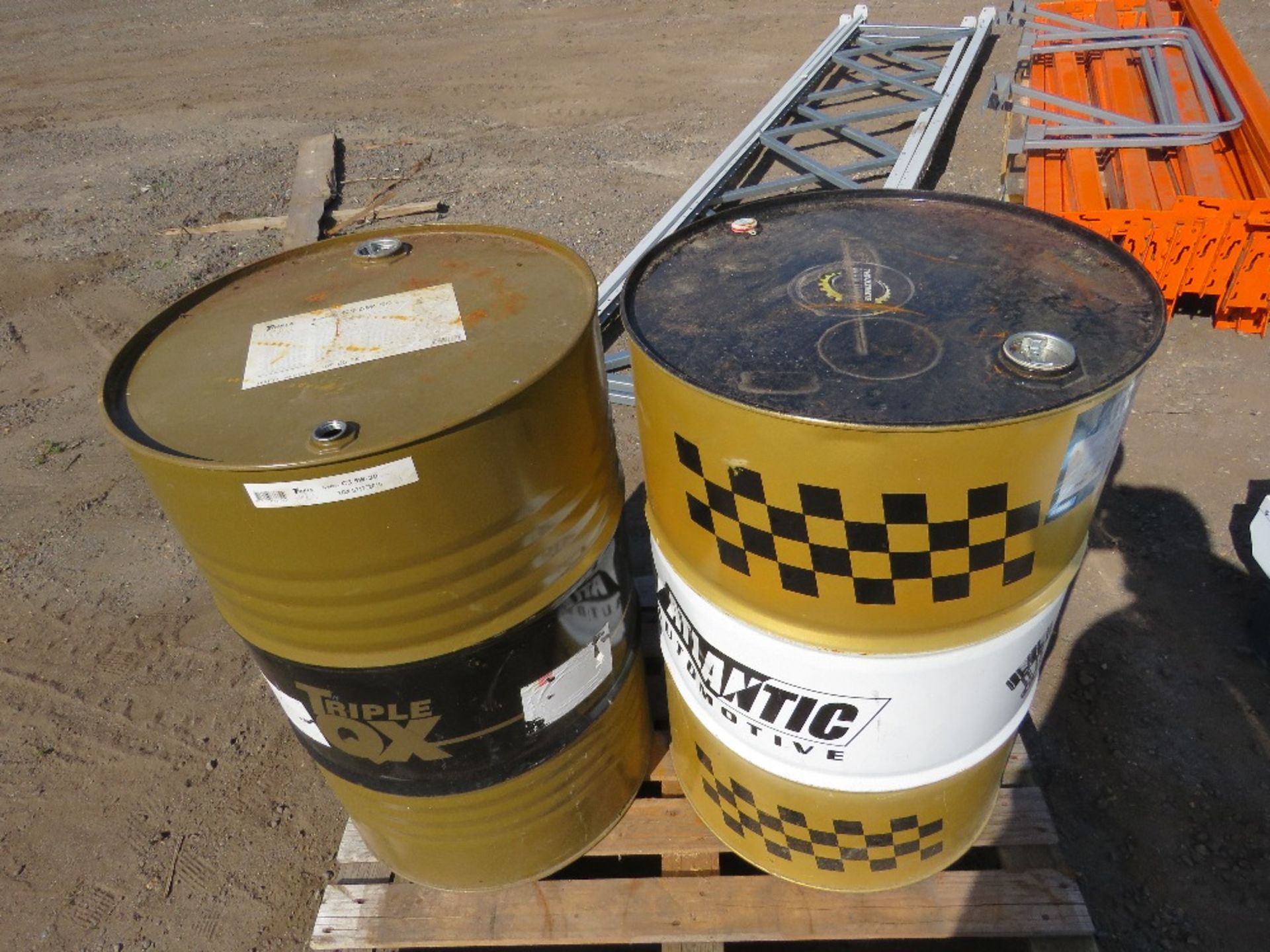 2 X EMPTY 45 GALLON BARRELS / DRUMS THIS LOT IS SOLD UNDER THE AUCTIONEERS MARGIN SCHEME, THEREF - Image 2 of 2