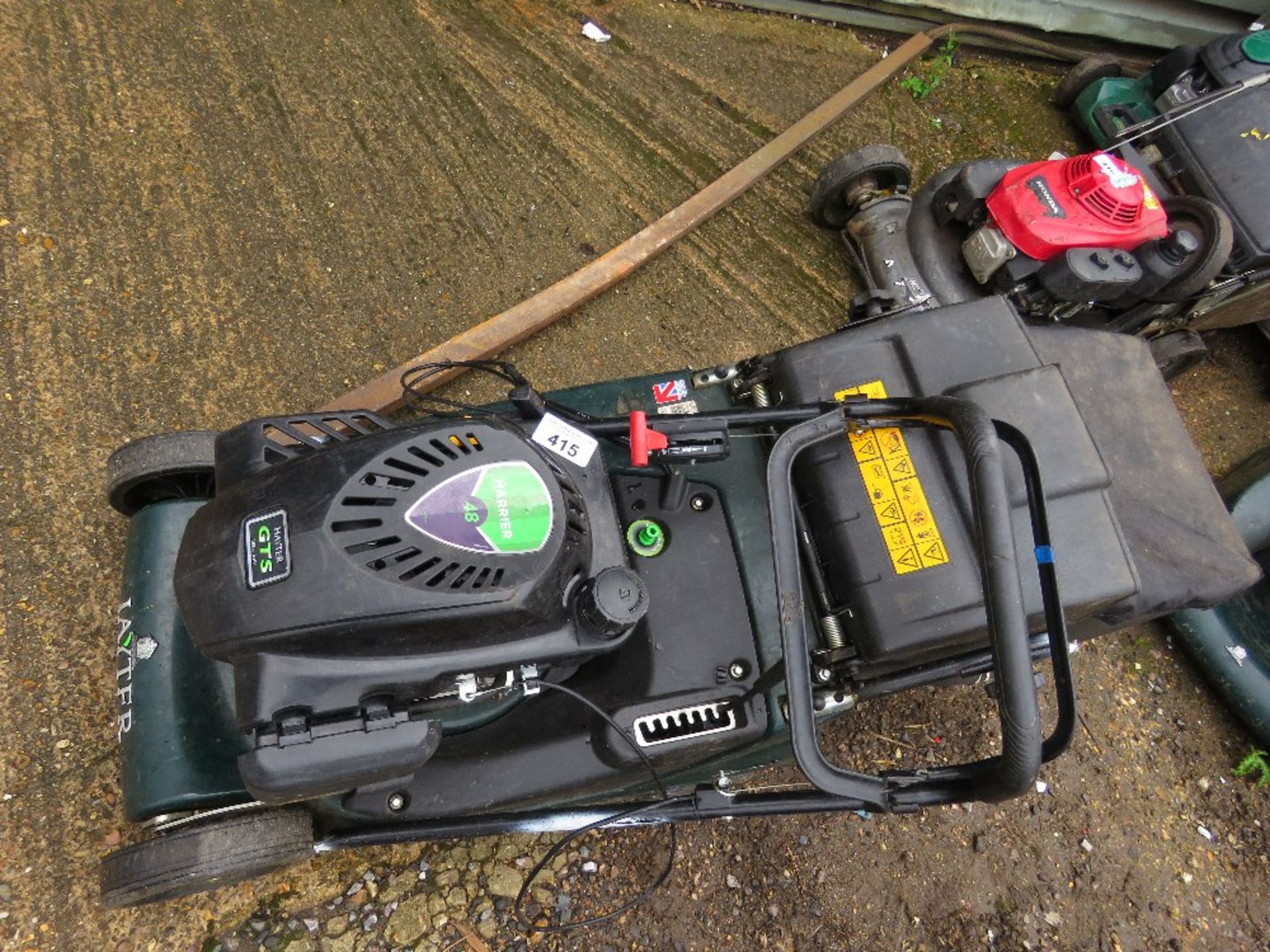 HAYTER HARRIER 48 ROLLER MOWER WITH COLLECTOR . DIRECT FROM LOCAL LANDSCAPE COMPANY WHO ARE CLOSING - Image 3 of 3