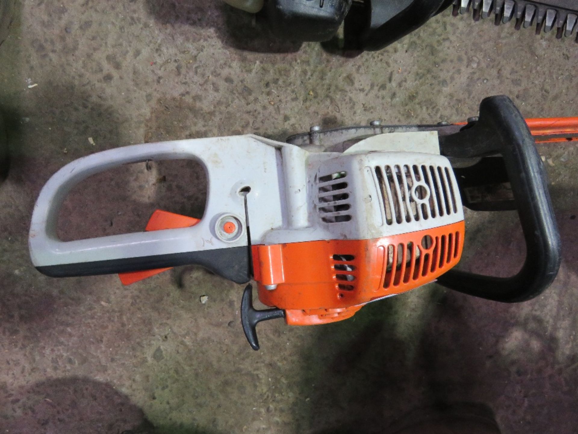 STIHL HS45 PETROL ENGINED PROFESSIONAL HEDGE CUTTER. DIRECT FROM LOCAL LANDSCAPE COMPANY WHO ARE CLO - Image 4 of 5