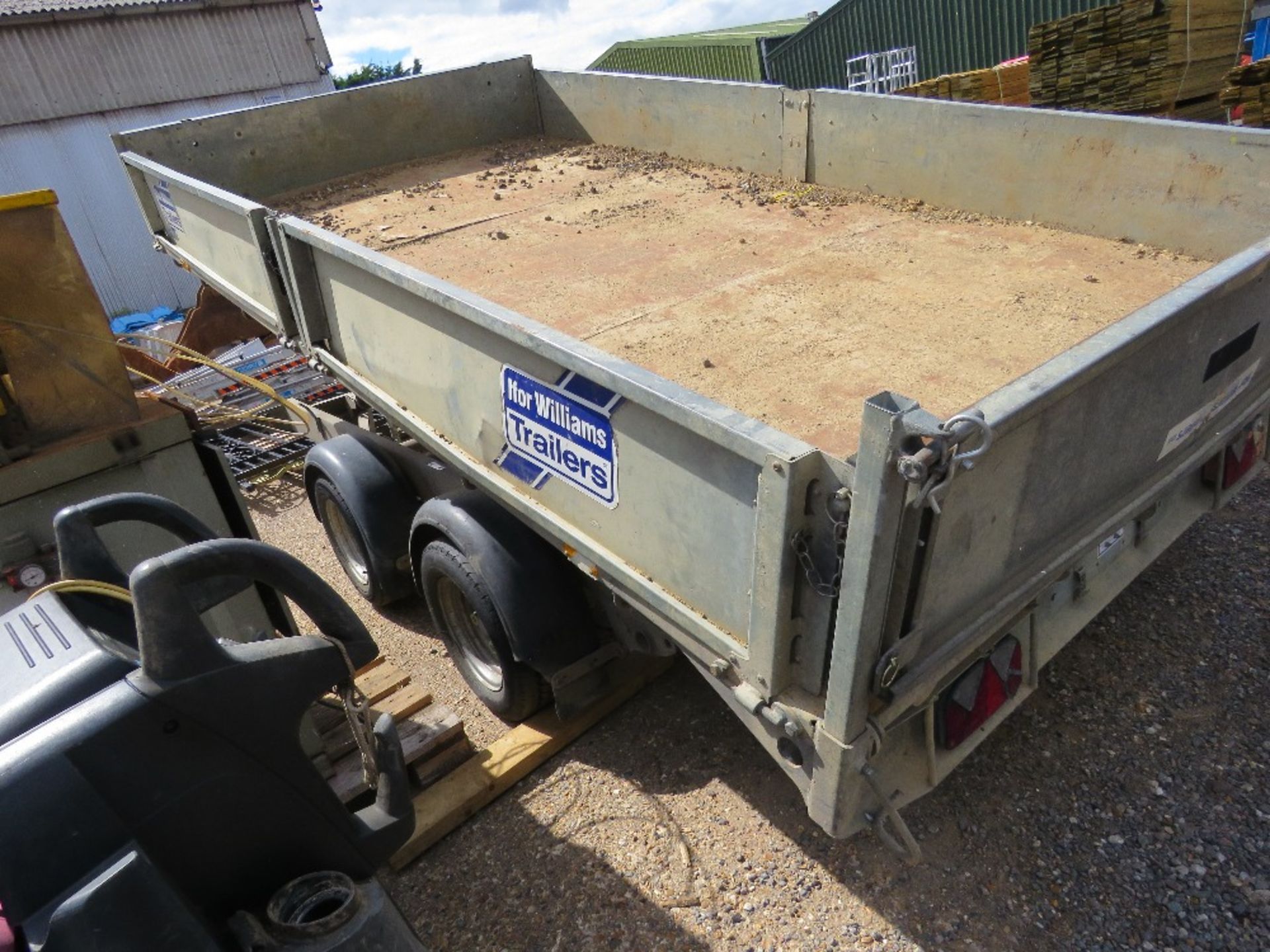 IFOR WILLIAMS TWIN AXLED PLANT TRAILER 12FT X 6FT APPROX. ORIGINALLY A TIPPER BUT NO TIPPING EQUIPME - Image 9 of 11
