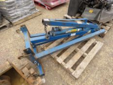 BLUE ENGINE CRANE. THIS LOT IS SOLD UNDER THE AUCTIONEERS MARGIN SCHEME, THEREFORE NO VAT WILL BE