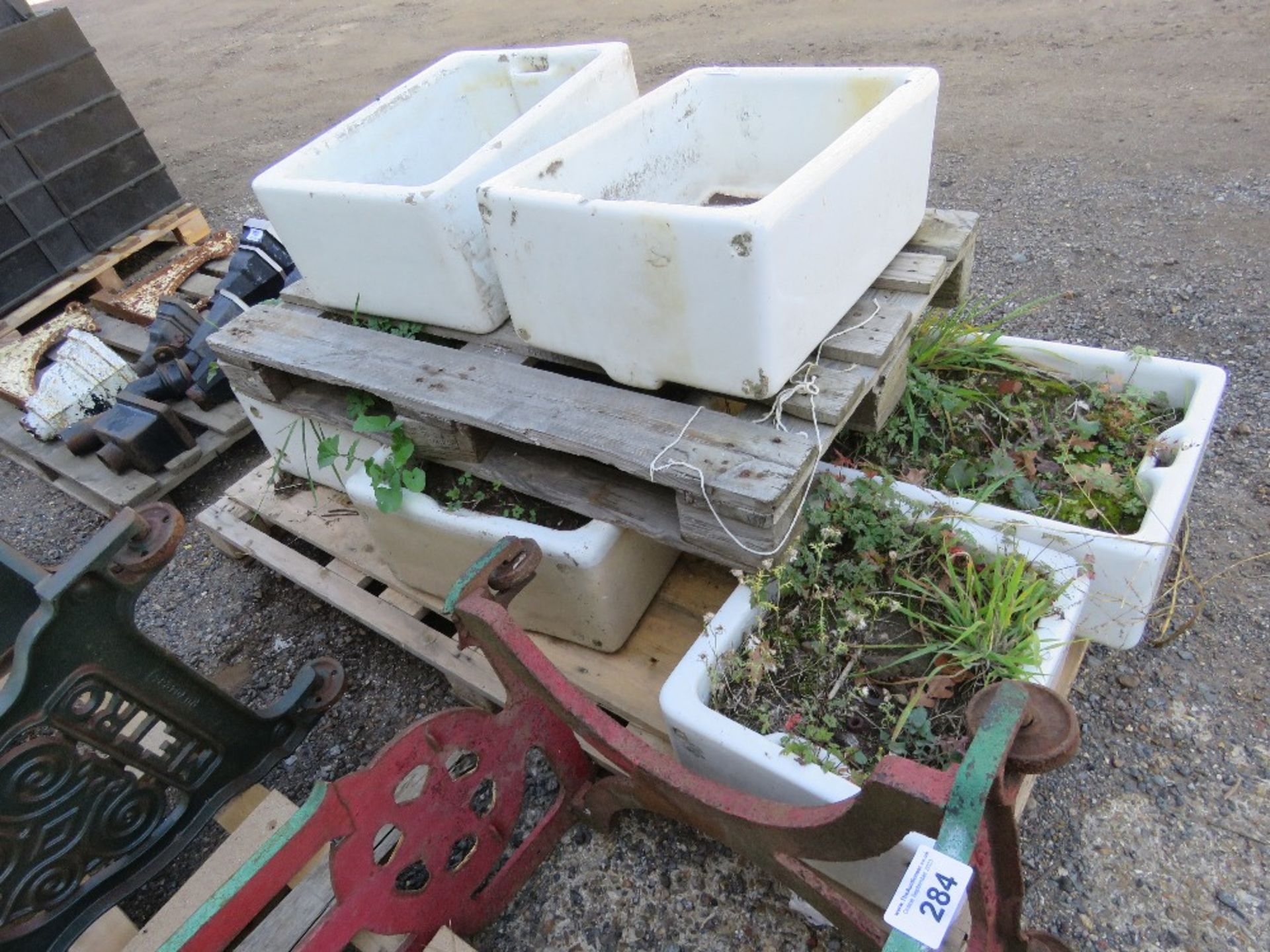 6NO STONE BUTLER SINK PLANTERS. THIS LOT IS SOLD UNDER THE AUCTIONEERS MARGIN SCHEME, THEREFORE N - Image 5 of 6