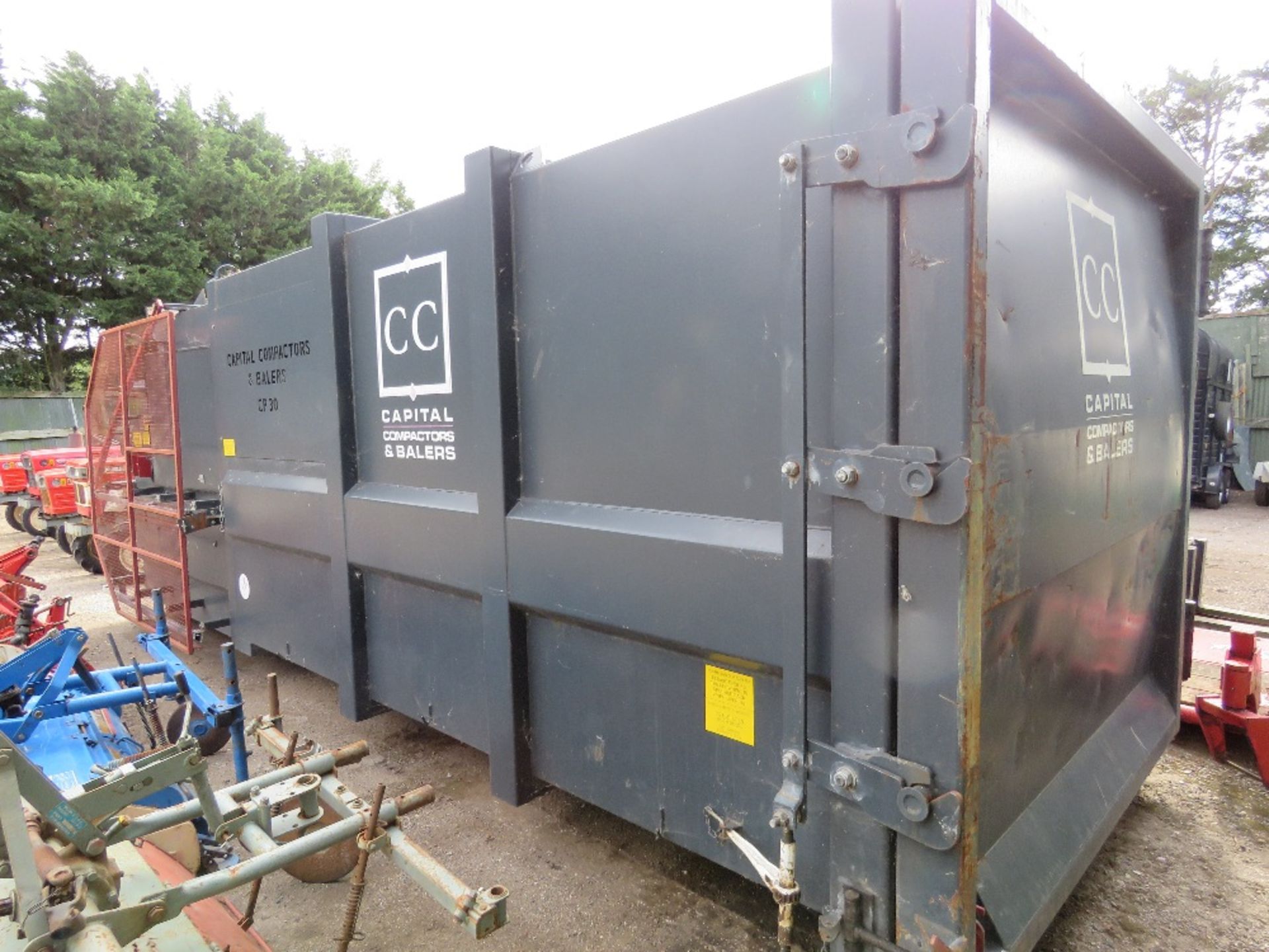 CAPITAL COMPACTORS CP30 HOOK LOADER COMPACTOR UNIT, BELIEVED TO BE 2017 BUILD. SOURCED FROM LARGE CO - Image 6 of 17