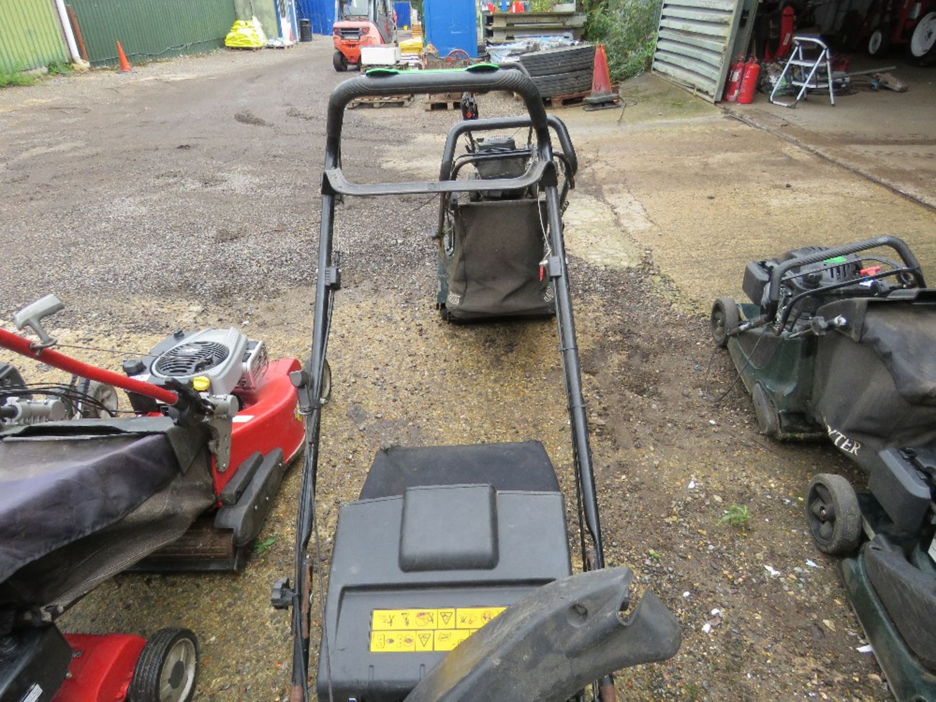 HAYTER HARRIER 56 ROLLER MOWER WITH SENSA SPEED SYSTEM AND WITH COLLECTOR YEAR 2021. DIRECT FROM LOC - Image 3 of 3